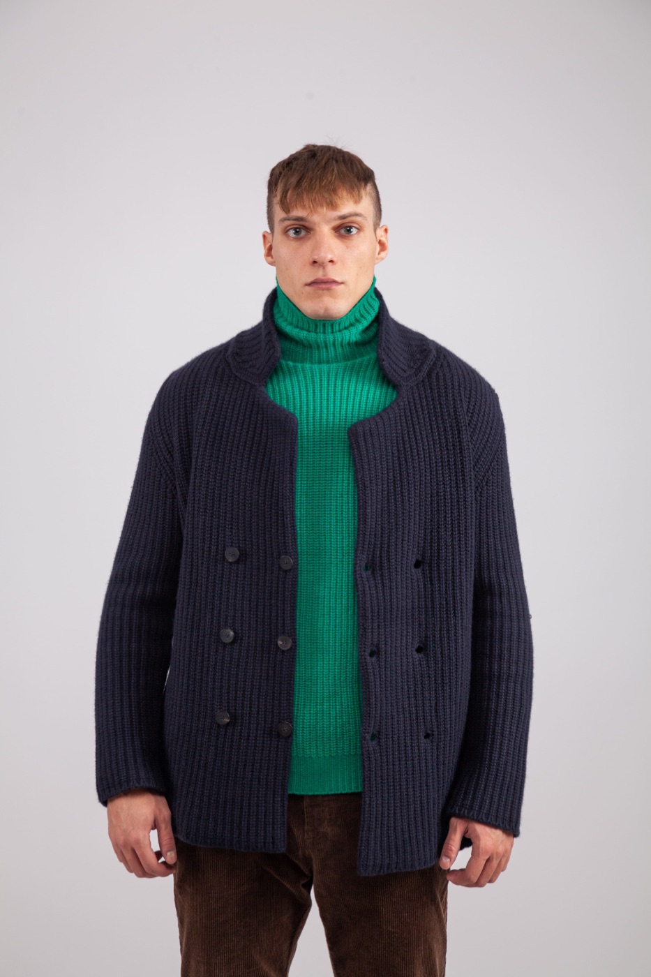 Villa Irene Cashmere, cardigan blu notte e dolcevita verde, linea uomo